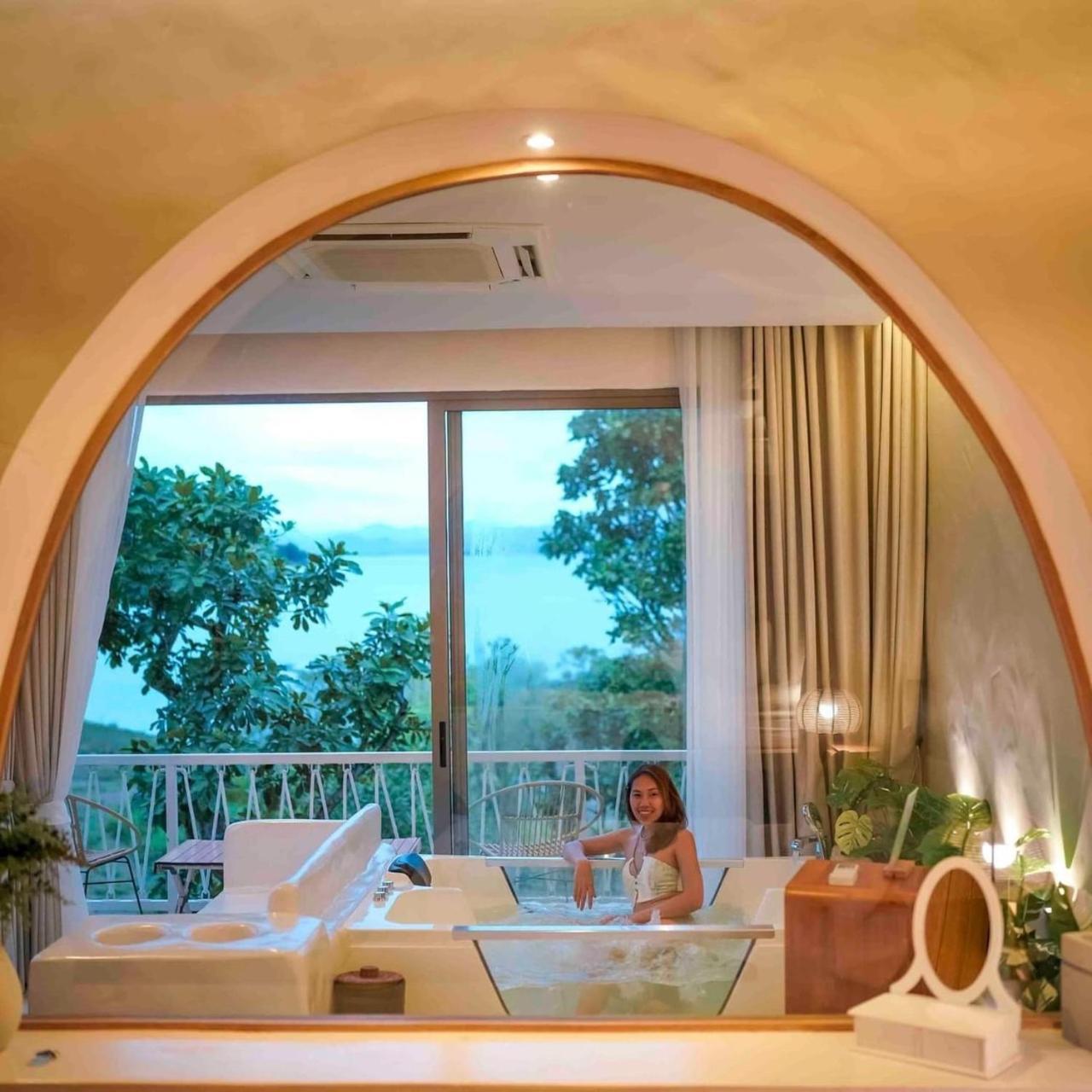 Le La Lake Resort And Spa Kaeng Kachan Zewnętrze zdjęcie