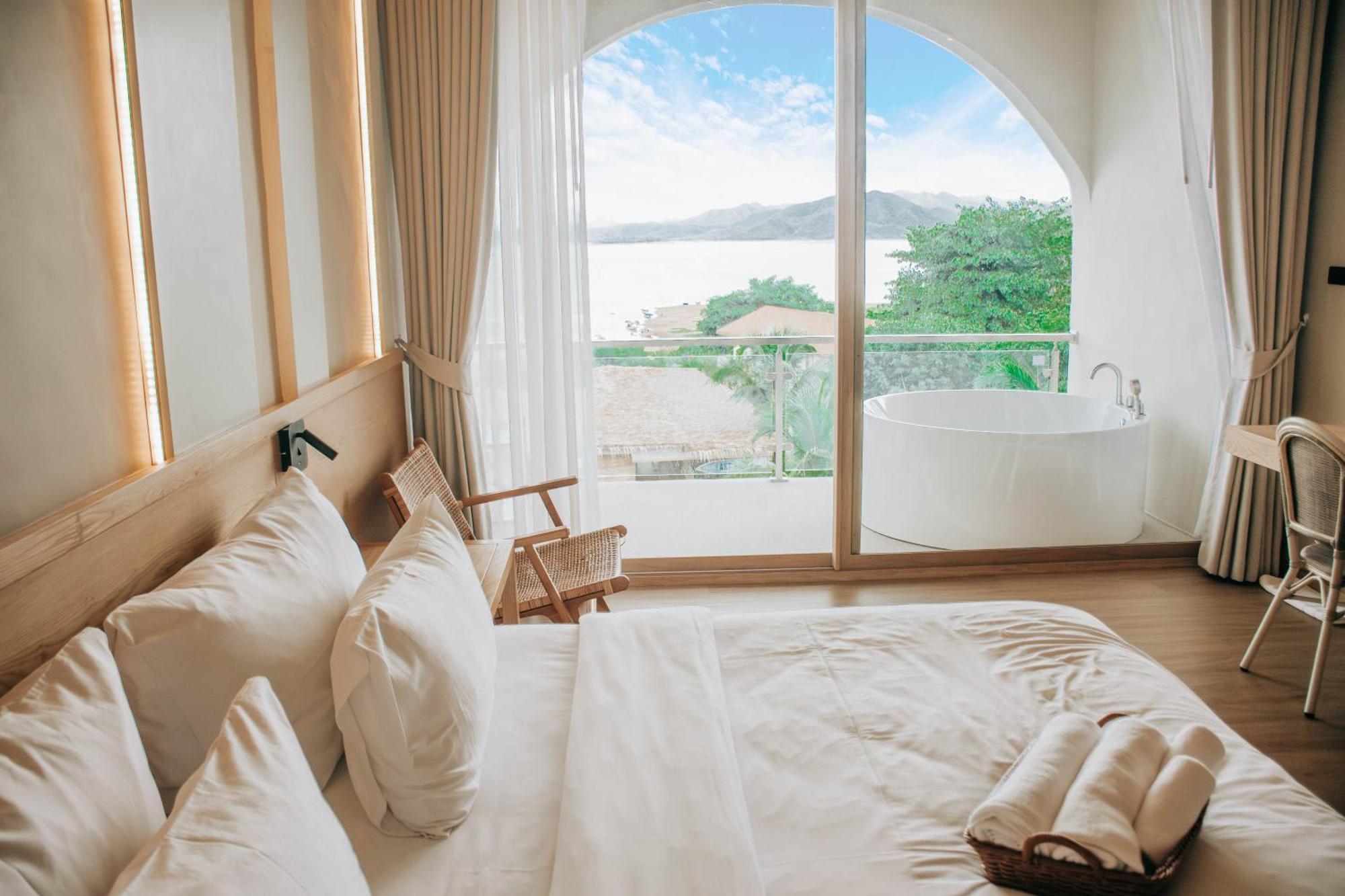 Le La Lake Resort And Spa Kaeng Kachan Zewnętrze zdjęcie