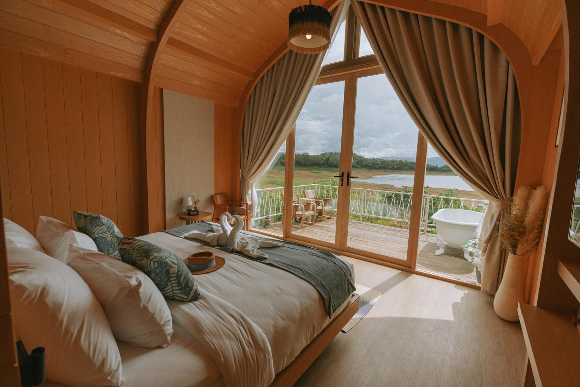 Le La Lake Resort And Spa Kaeng Kachan Zewnętrze zdjęcie