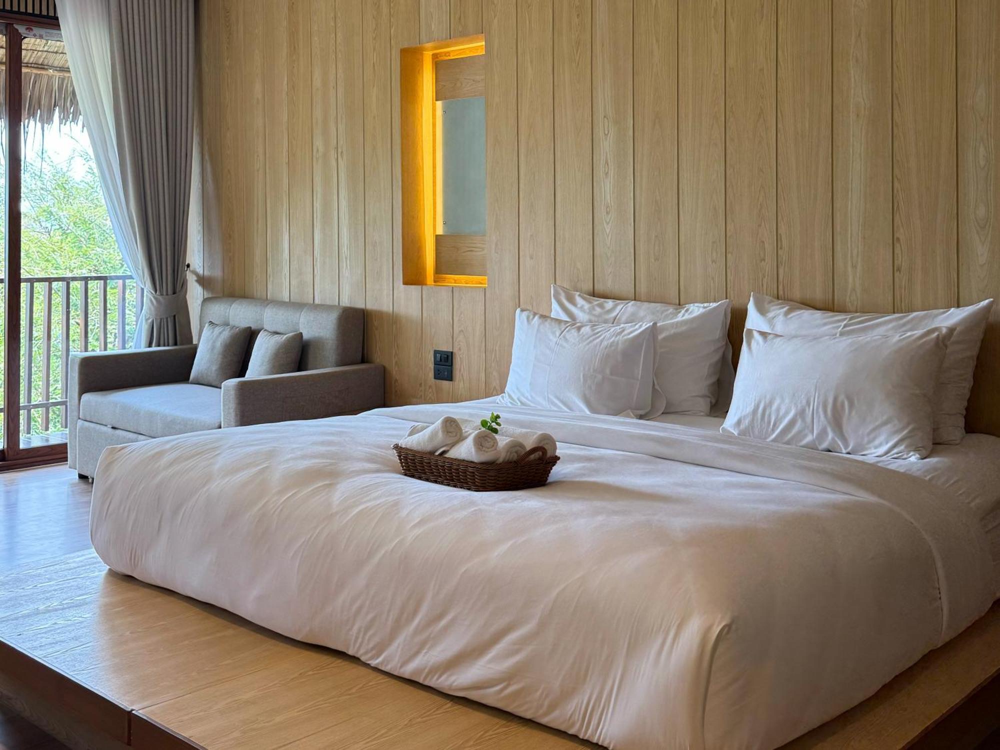 Le La Lake Resort And Spa Kaeng Kachan Zewnętrze zdjęcie